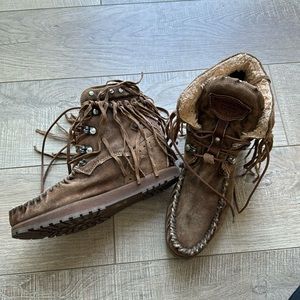 EL VAQUERO | FRINGE HEELED BOOTS | NWOT